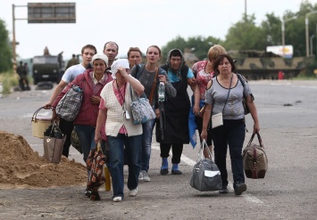 Менее 1% переселенцев из Донбасса обратились за статусом беженца в ЕС