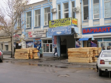 Жителей Запорожской области напугали десятки гробов у военкомата