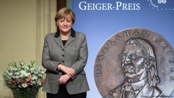 Ангела Меркель удостоена премии за заслуги перед иудаизмом