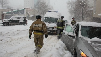 В России из-за снегопада ограничено движение автобусов и большегрузного транспорта