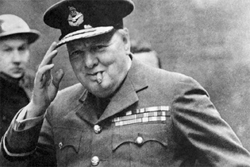 Историки узнали о долгах Черчилля за костюмы