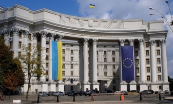 МИД Украины направил Москве ноту протеста из-за визита Путина в Крым