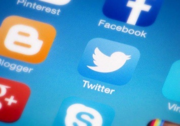 Американский фонд призвал Twitter не выполнять требований России