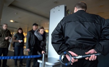 После громких терактов, страны ЕС договорились сохранять данные об авиапассажирах