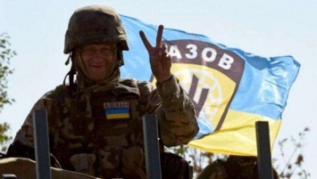 «Азов» напомнил Порошенко, что Украина еще не выиграла войну