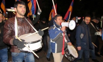 В Армении прошел митинг оппозиции против результатов референдума по конституционной реформе