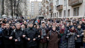 Впервые в России активист приговорен к колонии за нарушения на митингах