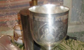 В Киевской обл. задержали мужчину, похитившего из церкви иконы, крест и вино