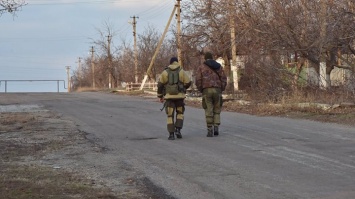 Полиция будет патрулировать населенный пункт в "серой зоне" Донецкой области