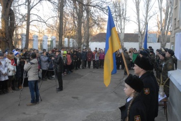 В николаевской школе открыли памятную доску в честь героя АТО