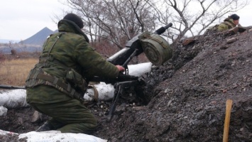 У Новотроицкого боевики обстреляли позиции ВСУ из танка, БМП и минометов, - пресс-центр