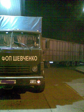 В Николаеве снова заметили фуру кировоградского перевозчика "любителя" 100-тонных перегрузов