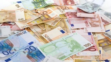 Николаевский пенсионер отдал мошеннику 1000 долларов и 1000 евро