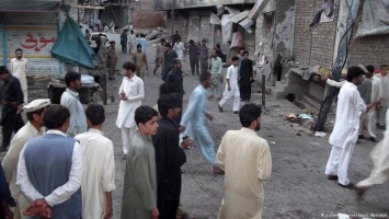 При взрыве в Пакистане погибли 17 человек