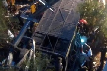 В Аргентине в пропасть упал автобус, погиб 41 полицейский