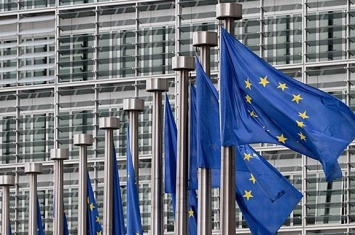 Еврокомиссия опровергла информацию о том, что рекомендации по безвизовому режиму с Украиной опубликуют 15 декабря