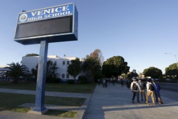 В Лос-Анджелесе закрыли школы из-за угроз по электронной почте