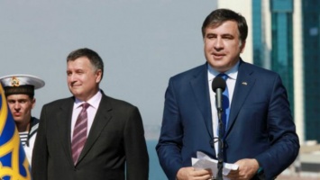 Би-би-си о конфликте Яценюка-Саакашвили: Президенту стоит задуматься