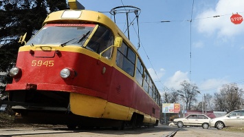 В Киеве заблокировано движение трамваев