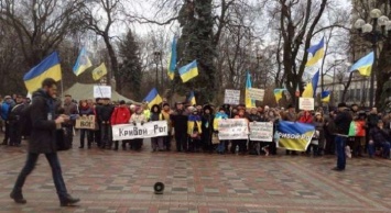 Митингующие под Радой обещают обустроить палаточный городок на ночь