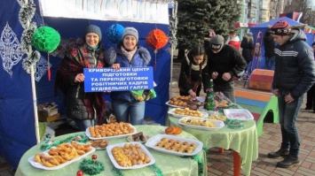 В Кривом Роге открылся еще один елочный городок (фото)