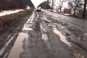 На ремонте дороги в Ивано-Франковской области вскрылись многомиллионные хищения