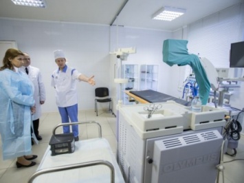 М.Порошенко передала мобильный гастро-бронхоскоп в Главный военный госпиталь