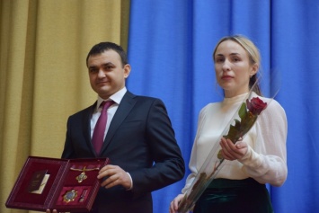 На сессии облсовета жителям Николаевщины вручили государственные и областные награды