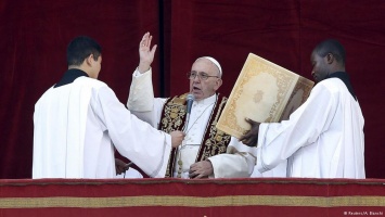 Папа римский призвал мир объединиться в борьбе с насилием