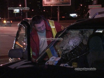 ДТП в Киеве: на Перова-Ватутина не разминулись ВАЗ и Opel - пострадала женщина. ФОТО