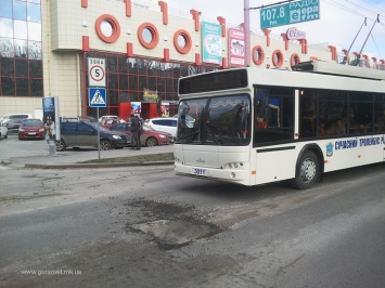 В Николаеве власти наконец-то заговорили об электробусах в Корабельный район и признали дороговизну троллейбусной линии