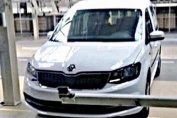 Прототип Skoda Roomster сфотографировали на заводе