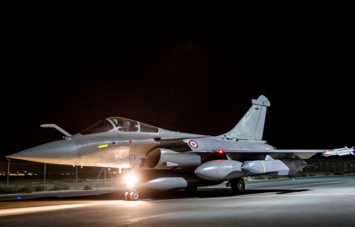 Самолеты ВВС Франции уничтожили центр по производству ракет в Сирии