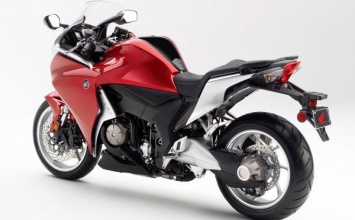 Honda отзывает мотоциклы VFR1200F