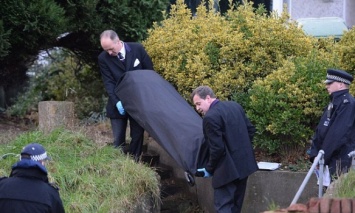 В саду у дома пропавшей британской актрисы Шан Блейк найдены три тела