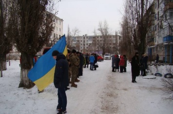 В прифронтовом городе Луганщины простились с умершим украинским военным