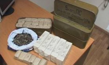 На Днепропетровщине задержали торговцев боеприпасами из зоны АТО