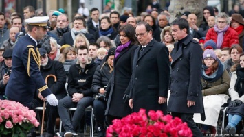 В Париже почтили память жертв терактов 2015 года