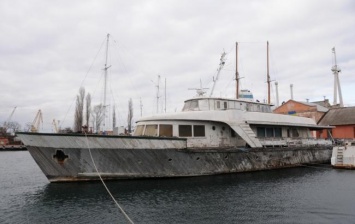 В Одессе затонул любимый катер Брежнева "Буревестник"