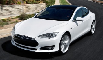 Обновление Tesla позволило автомобилям парковаться самостоятельно