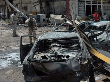 В Ираке террористы взорвали автомобиль и захватили заложников в торговом центре