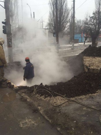 Порыв теплотрассы в Саксаганском районе будет ликвидирован до 14:00, - Катриченко (фото)