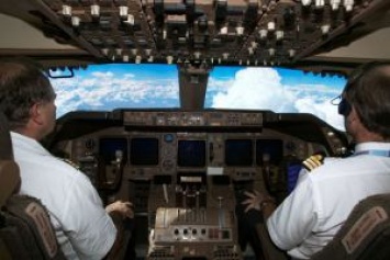 США: Американские пилоты теряют навыки ручного управления