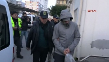 В сети появилось видео задержания россиян в Анталии