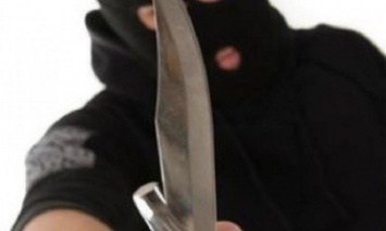 Грабители с ножом забрали у николаевца почти 5 тыс.грн