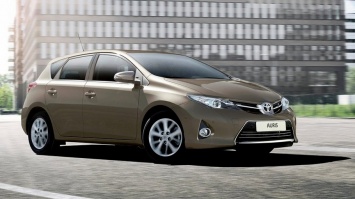 Toyota остановила продажи Auris, Verso и Venza