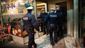В Дюссельдорфе 300 полицейских провели облаву в мигрантском квартале