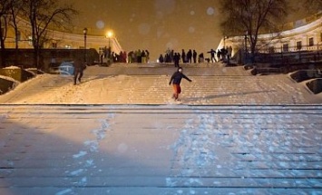 В Одессе Потемкинская лестница стала лыжной трассой