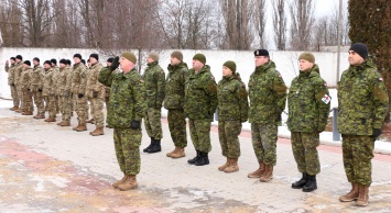 Канадские инструкторы начали обучение украинских саперов в Каменце-Подольском