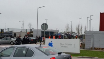 Сотрудники двух заводов Apple были эвакуированы после сообщения о заложенной бомбе